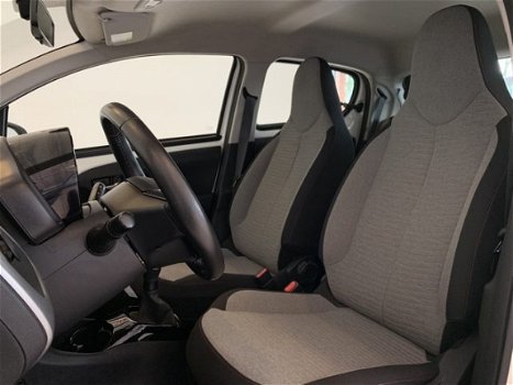 Citroën C1 - 1.0 e-VTi Shine Navigatie | Airco | 1.000, - Slooppremie - 1