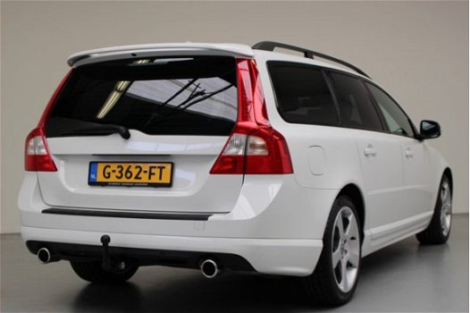 Volvo V70 - 2.5T 231pk R-Design Automaat | Rijklaarprijs - 1