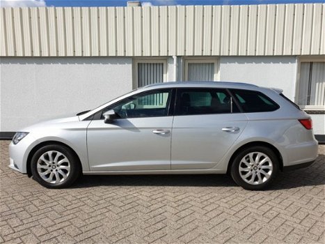 Seat Leon - 1.6 TDi Style connect, navi, tel, ecc, lm, donker glas, - 1