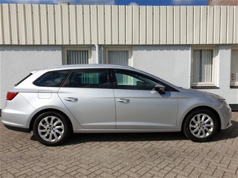 Seat Leon - 1.6 TDi Style connect, navi, tel, ecc, lm, donker glas, - 1