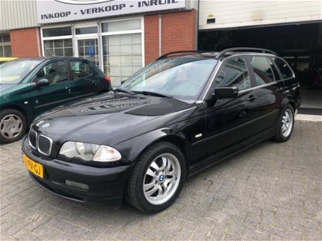 BMW 3-serie Touring - 328i Executive / AUTOMAAT / AIRCO / WORD GELEVERD MET NIEUWE APK / - 1