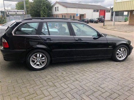 BMW 3-serie Touring - 328i Executive / AUTOMAAT / AIRCO / WORD GELEVERD MET NIEUWE APK / - 1