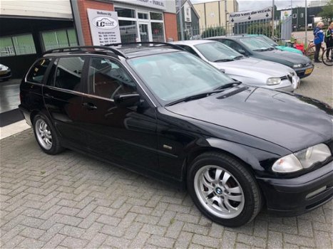 BMW 3-serie Touring - 328i Executive / AUTOMAAT / AIRCO / WORD GELEVERD MET NIEUWE APK / - 1