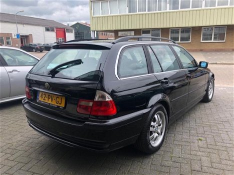 BMW 3-serie Touring - 328i Executive / AUTOMAAT / AIRCO / WORD GELEVERD MET NIEUWE APK / - 1