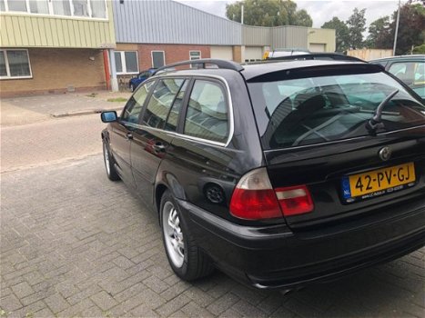 BMW 3-serie Touring - 328i Executive / AUTOMAAT / AIRCO / WORD GELEVERD MET NIEUWE APK / - 1