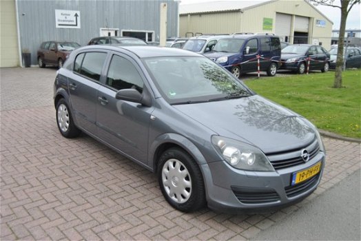 Opel Astra - 1.6 Essentia 5 deurs *AIRCO* Nieuwe APK - 1