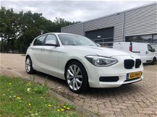 BMW 1-serie - 116i Executive als nieuw weinig km's