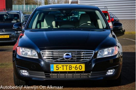 Volvo V70 - 1.6 D2 Kinetic AUTOMAAT, Leer, Climate control, Lmv - 1