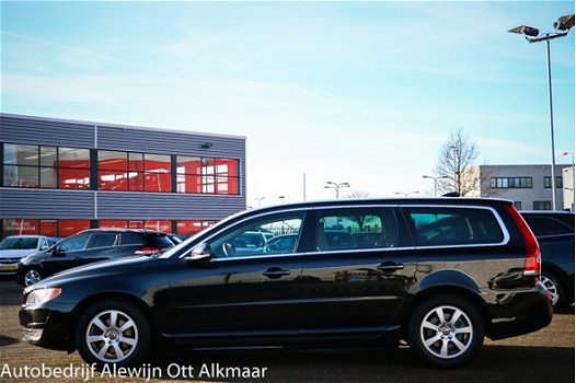 Volvo V70 - 1.6 D2 Kinetic AUTOMAAT, Leer, Climate control, Lmv - 1