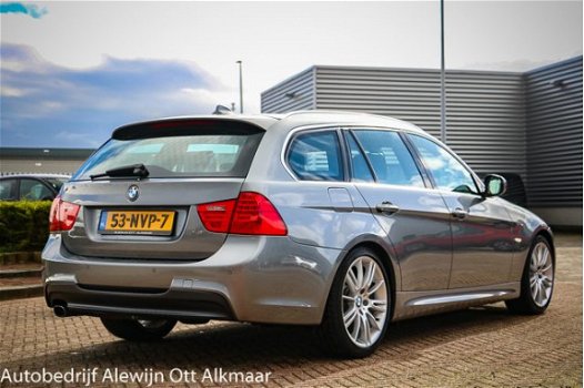 BMW 3-serie Touring - 320i M Sport Edition AUTOMAAT, Groot Navi, Alcantara, Bi-Xenon - 1