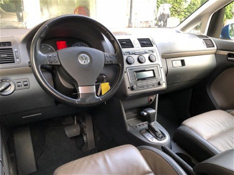 Volkswagen Touran - 2.0 TDI 140PK CROSS TOURAN AUTOMAAT * XENON + LEER - 1