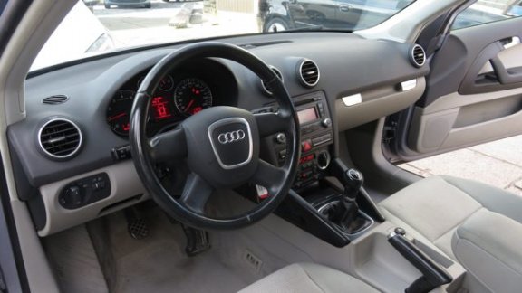 Audi A3 Sportback - 1.6i * Clima * Cruise Control * Concert - 1
