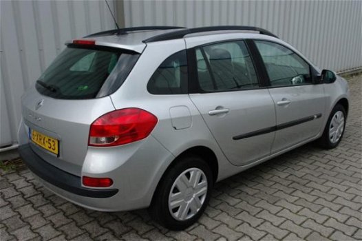 Renault Clio - 1.5 dCi d-riem vervangen bij 160.000 km - 1