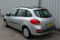 Renault Clio - 1.5 dCi d-riem vervangen bij 160.000 km - 1 - Thumbnail