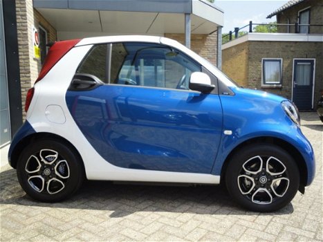 Smart Fortwo cabrio - EQ prime Bns Solution Cool & Media - 1