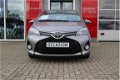 Toyota Yaris - 1.3 VVT-i Lounge met navigatie - 1 - Thumbnail