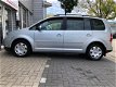 Volkswagen Touran - 1.6-16V FSI 5 persoons Airco - 1 - Thumbnail