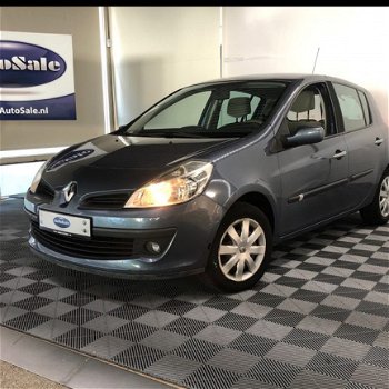 Renault Clio - 1.6-16V AUTOMAAT Dynamique Luxe slechts 60.000 km '06 - 1