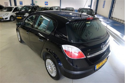 Opel Astra - 1.6 Essentia AUTOMAAT / AIRCO / NAP KM STAND - 1