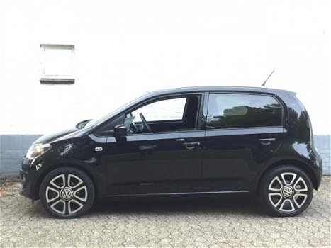 Volkswagen Up! - 1.0 60PK High up - 1