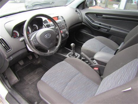 Kia Pro cee'd - 1.6i PRO CEE D X-TRA - 1