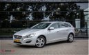 Volvo V60 - 2.0 D3 Summum , Schuif-kanteldak, Leer, Trekhaak, Achteruitrijcamera, - 1 - Thumbnail