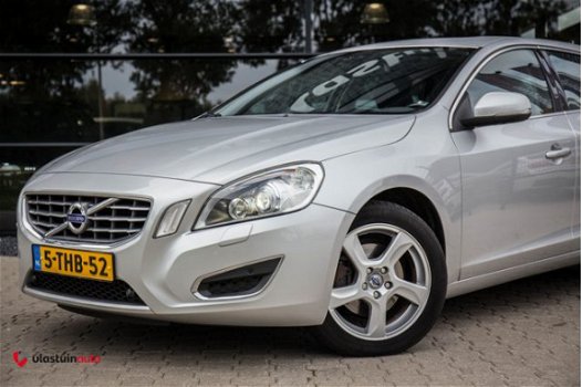 Volvo V60 - 2.0 D3 Summum , Schuif-kanteldak, Leer, Trekhaak, Achteruitrijcamera, - 1