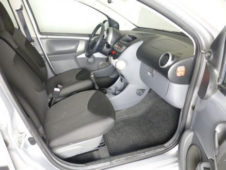 Toyota Aygo - 1.0-12V Comfort, NL-auto, 5-drs, Trekhaak - 1