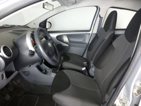 Toyota Aygo - 1.0-12V Comfort, NL-auto, 5-drs, Trekhaak - 1