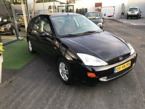 Ford Focus - 1.6-16V Ghia - 1