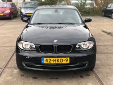 BMW 1-serie - 118i Business Line 5-DEURS -- AIRCO -- STUURBEDIENING