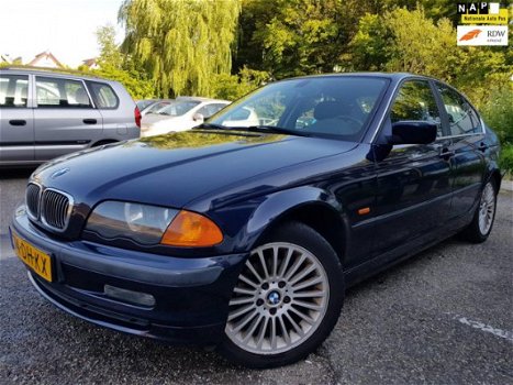 BMW 3-serie - 320i Executive |6 Cilinder|Trekhaak| Let op MILES - 1