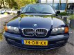 BMW 3-serie - 320i Executive |6 Cilinder|Trekhaak| Let op MILES - 1 - Thumbnail