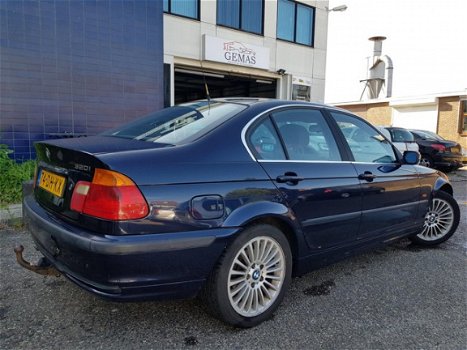 BMW 3-serie - 320i Executive |6 Cilinder|Trekhaak| Let op MILES - 1