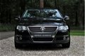 Volkswagen Passat - 3.2 V6 HIGHLINE 4-MOTION DSG/LEDER/RNS510 R32 250PK TREKHAAK - 1 - Thumbnail