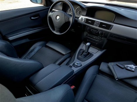 BMW 3-serie Touring - 320d BOMVOL*M-VELG*PANORAMADAK*AUTM*163PK - 1