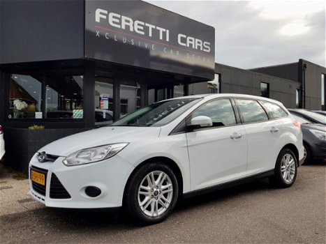 Ford Focus Wagon - 1.6 TDCI TITANIUM LEDER NAVI LED 6VERSN LMV PDC - 1