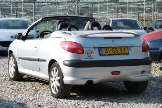 Peugeot 206 CC - 2.0-16V BJ2001 NAP/LEER/LMVELG/JBL/APK - 1