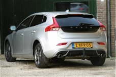 Volvo V40 - 2.0 D4 R-Design Business NL-AUTO NAP/LEER/NAVI/PDC