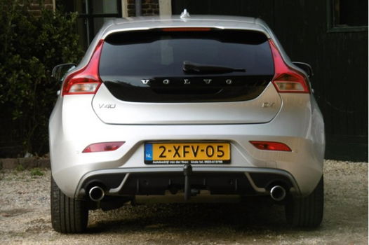 Volvo V40 - 2.0 D4 R-Design Business NL-AUTO NAP/LEER/NAVI/PDC - 1