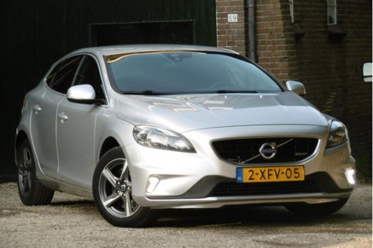 Volvo V40 - 2.0 D4 R-Design Business NL-AUTO NAP/LEER/NAVI/PDC - 1