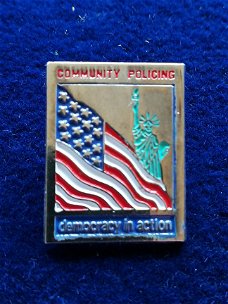 Amerikaanse pin "community policing, democracy in action" USA