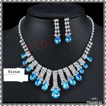 KETTING CHOKER EN OORBELLEN MET TURKUOISE BLAUW KRISTAL - 1