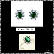 RING EN OORBELLEN MET SMARAGD GROEN EN HELDER SWAROVSKI KRISTAL