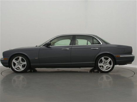 Jaguar XJ - 2.7D V6 Sovereign AUTOMAAT / LEDER / NAVI / AIRCO-ECC / CRUISE CTR. / LM-VELGEN - 1