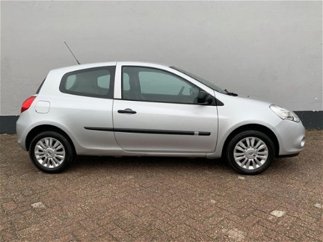 Renault Clio - 1.2 TCe Special Line - Navigatie - 1