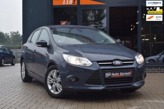 Ford Focus - 1.6 TI-VCT Titanium cruise contr/automaat/trekhaak - 1