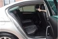 Volkswagen Passat - 1.6 TDI 120pk H6 Highline Executive Led Ecc Pdc Leder Navigatie - 1 - Thumbnail