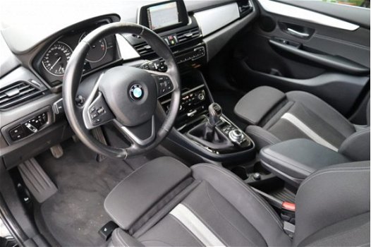 BMW 2-serie Active Tourer - 136 PK 218i Executive 50 procent deal 7.975, - ACTIE Sportstoelen / LMV - 1