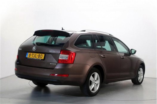 Skoda Octavia Combi - 1.6 TDI Greenline Businessline 6-bak Navi Climate Control ParkAssist 20ox Vw-A - 1